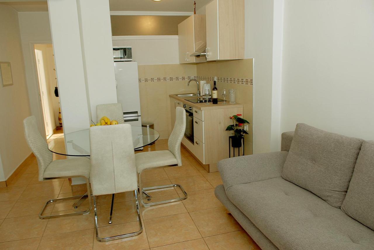 Olive Apartment *